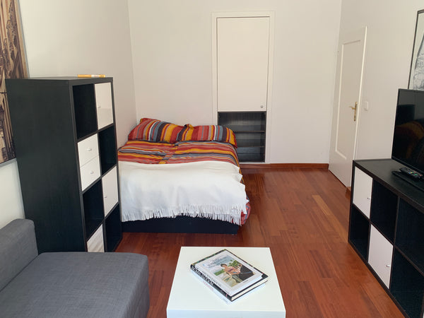Großes, Helles und sehr gemütliches Zimmer!  Die Wohnung liegt unweit des Wiener Vienna, Austria Gemütliches Privatzimmer nähe Prater Private room in condo vacation rental 686993485539057532