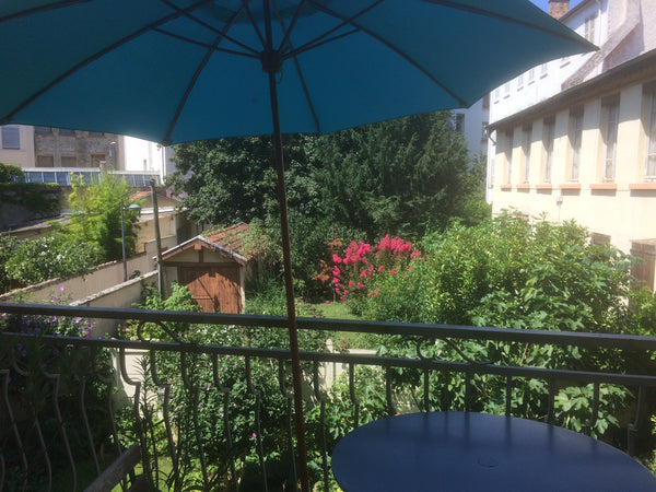 <b>License number</b><br />6938413433404 Lyon, France Chaleureux 3 pièces avec balcon sur jardin Entire rental unit vacation rental 758428237144071562