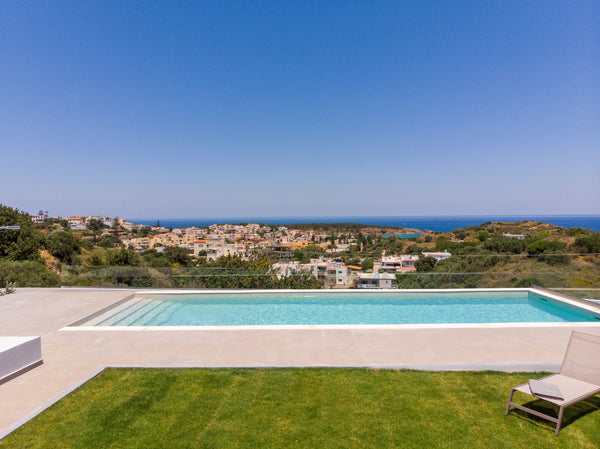 Centro Golden View Villa commands breathtaking, panoramic views over the coastli Rethimnon, Greece Panoramic Sea & City Views, with a gym, near shops Entire home vacation rental 50340234