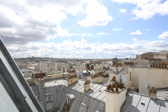 This is a cute appartment for staying in Montmartre area, with a charming style. Paris, France Sunny charming apartment in Paris. Entire rental unit vacation rental 2906241