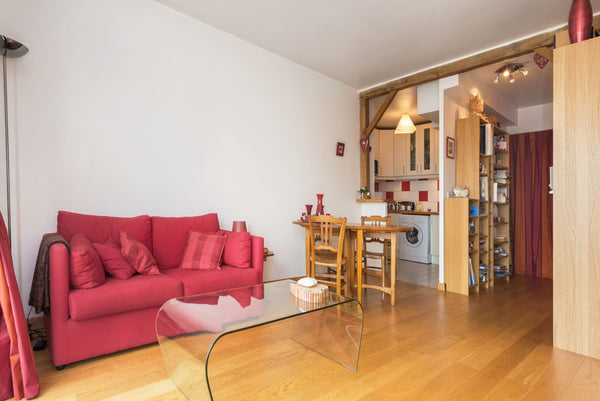 Calme, clair, confortable et bien placé pour transports, commerces et le plus gr Paris, France NID DOUILLET AUX BUTTES CHAUMONT Entire rental unit vacation rental 1288171