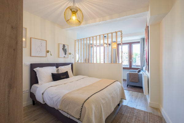 The studio in Lyon  has capacity for 2 people. <br />The studio is 35 m². <br /> Bully, France HONORË SUITE SAINT PAUL Entire rental unit vacation rental 623577222375886432