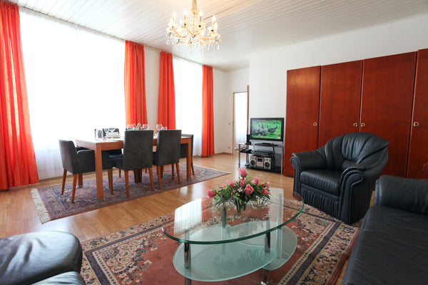 The apartment is located on the third floor with an elevator. the Main Train sta  Comfortable Apartment near the Center of Vienna Entire rental unit vacation rental 637316531712344496
