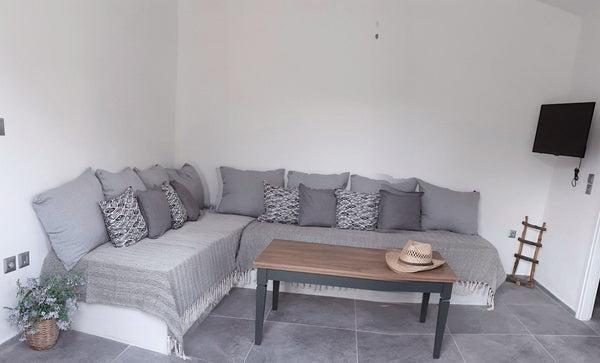 Zen house is a traditional cycladic house with a touch of modern style! It is lo Platis Gialos, Greece Zen Cycladic home vacation rental 51136036