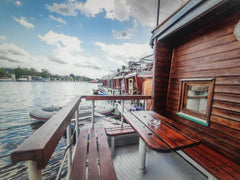 Warm fully equipped houseboat with a great view to the river! Prague, Czechia ✼ELIZABETH✼Comfy houseboat for 7-centre 15min Houseboat vacation rental 53640606