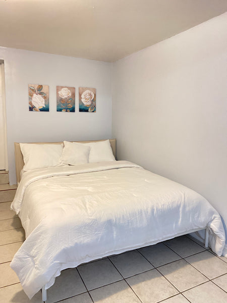 Our Spacious and Modern Basement Studio is Ideal for Tourists and Business Trave  Rental unit in Bronx · ★4.58 · Studio · 1 bed · 1 bath Entire rental unit vacation rental 594168710234003387