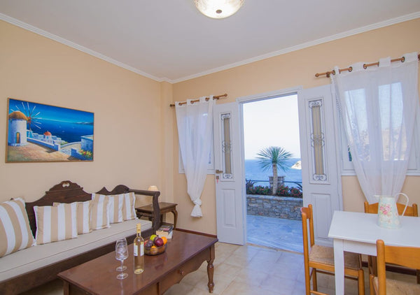 Καλώς ήρθατε στο Niriides Hotel & Apartment. <br />Το ανανεωμένο ξενοδοχείο στο  Greece STANDARD APARTMENT Private room in bed and breakfast vacation rental 50166660