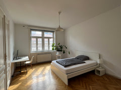 Ich vermiete ein Zimmer von meiner Wohnung. Das Zimmer hat 23m2 und ist vom Vorz Vienna, Austria Charmante Altbauwohnung Wien Private room in rental unit vacation rental 709940132532936382