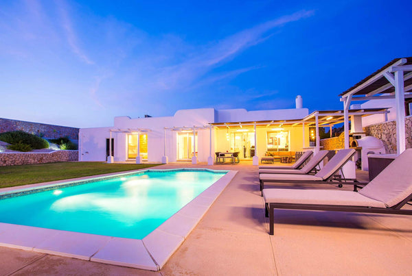 Villa Franky is sure to not disappoint if you’re looking for outdoor living at i Maidstone, United Kingdom Stylish one storey villa w/ hot tub & pool. Entire villa vacation rental 42256912