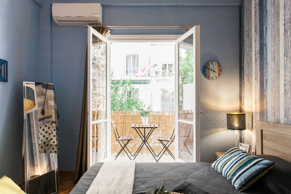 One lovely private twin room with balcony, spacious wardrobe. quick wifi, fully  Athens, Greece New central quiet twin room near Acropolis Private room in rental unit vacation rental 24025737