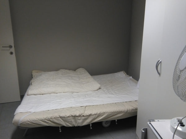 Een nieuwbouw  woning waar een  éénpersoons kamer vrij is.<br />Niet ver van het  Mooie kamer niet ver van het centrum. Private room in home vacation rental 19897157