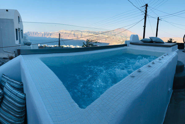 Marann cave provide hot tub  which is shared with other two people.<br /><br />o Karterados, Greece Marann Cave Private room in rental unit vacation rental 37649523