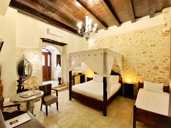 Situated on the ground floor with a private entrance, this traditionally decorat Chania, Greece Traditionally decorated room in Chania Old Town Entire serviced apartment vacation rental 32003741