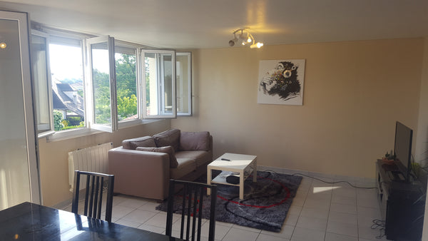 Un appartement idéal pour découvrir Bordeaux et ses environs avec le tram en bas Biarritz, France Chambre privée très bien deservie à petit prix Private room in rental unit vacation rental 25133927