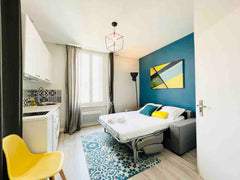 Situé à côté de l'Hôpital Edouard Herriot et du métro Grange Blanche.<br />Studi Lyon, France ✨NID DOUILLET CHIC HÔPITAL LYON EST Entire rental unit vacation rental 674651693964825513