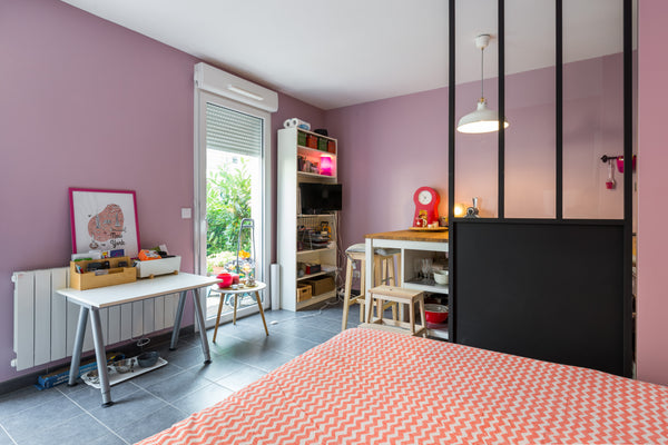 Situé à Venissieux moulin à vent, idéalement situé.<br />Grand séjour cuisine, S Lyon, France Joli studio 30 M2 en rez de jardin! Entire rental unit vacation rental 12929413