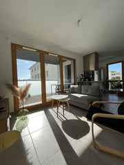 Ce logement paisible, en résidence sécurisée datant de 2018, vous offre un séjou Lyon, France Appartement récent Croix Rousse proche métro Entire rental unit vacation rental 742380397304731647