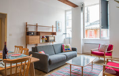 Confortable typical apartment in a Renaissance building In the heart of the olde Lyon, France Vieux Lyon Renaissance building 2 BR quiet bright Entire rental unit vacation rental 11594985