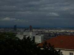 Situé en hauteur avec un point de vue magnifique sur la ville, nous bénéficions  Lyon, France Point de vue sur Lyon Private room in rental unit vacation rental 13293509