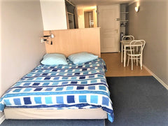 Studio entièrement équipé<br />A 2 pas de la gare Part Dieu et accès facile vers Lyon, France Proche gare et centre ville touristique Entire condo vacation rental 51879777