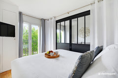 Come to discover my big T2 ( 35 m2) in the middle of Paris. It is located in the Paris, France Cosy apartment 4 - Sacrée Coeur / Montmartre Entire rental unit vacation rental 28298761