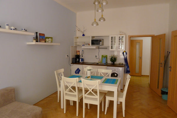 A comfortable apartment in Prague 2, 61 m squared, located in a quiet upmarket a Prague, Czechia Azure Apartment Vinohrady, Praha 2 Entire rental unit vacation rental 5595936