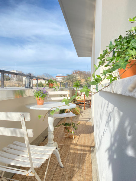 A proximité de fourvière, ce joli nid douillet saura vous séduire par son charme Malibu, CA Cocon Lyon Saint Just Entire rental unit vacation rental 53951712