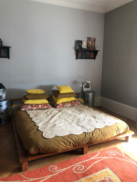 Notre logement est proche du centre ville (métro garibaldi), 2 minutes en tram d Lyon, France Chambre 20 m2 avec bureau style artdéco dans 200m2 Private room in casa particular vacation rental 13555424