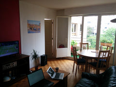 I rent a bedroom in the 15th district, metro Javel Andre Citroën. It is located  Paris, France private bedroom in a 75m² flat Private room in rental unit vacation rental 4214285