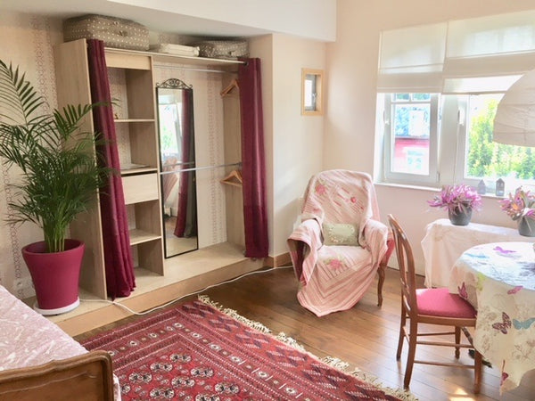 Freshly renovated independant studio (3rd floor) perfect for tourists Anderlecht, Belgium Comfort and Charm Private room in rental unit vacation rental 27358837