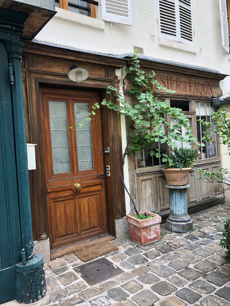 Maison exceptionnelle au coeur de St Germain des Près. Très calme et lumineuse.  Paris, France Maison unique au coeur de St Germain des Prés Entire home vacation rental 20857182