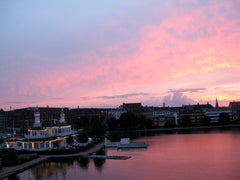 Unique location<br />Apartment on 3rd floor right by the Copenhagen lakes, with  Copenhagen, Denmark Lake view inner city Copenhagen Entire rental unit vacation rental 3592268