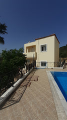 A delightful 2 bedroomed 86m2 property situated in a traditional Cretan village.  Village house in Polemarchi Entire home vacation rental 41501096