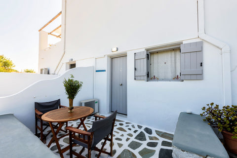 "Orizontas" is a double studio (2 singe beds) small kitchen near the garden and  Naousa, Greece STUDIOS AGNANTI-Orizontas apartment Entire condo vacation rental 17600226