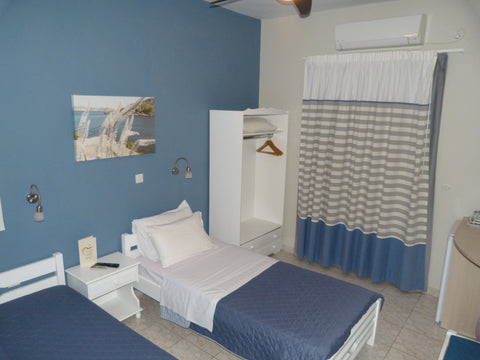 Friendly village atmosphere, close to supermarket, shops and restaurants. This i Greece Top floor, one bedroom with village views Private room in bed and breakfast vacation rental 508536443528960811