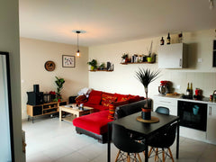 Appartement neuf T2 45m2 avec balcon situé dans le 7ème arrondissement de Lyon à Lyon, France Cocon calme, tout neuf ! Entire rental unit vacation rental 46116201