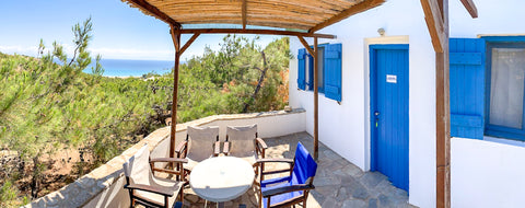 A fabulous little studio villa with great views of Sarakiniko Bay<br /><br /><b>  Villa Afroditi with Sarakiniko View and Great WiFi Entire serviced apartment vacation rental 47863485