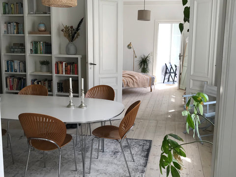 A big 115 square meter apartment, with high ceilings and a modern scandinavian i Copenhagen, Denmark Big, bright and central appartment Entire rental unit vacation rental 40248412