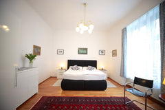 Spacious 3 room apartment in classic, imperial Viennese style, high quality desi  Suite in imperial design, central location Entire condo vacation rental 48134310