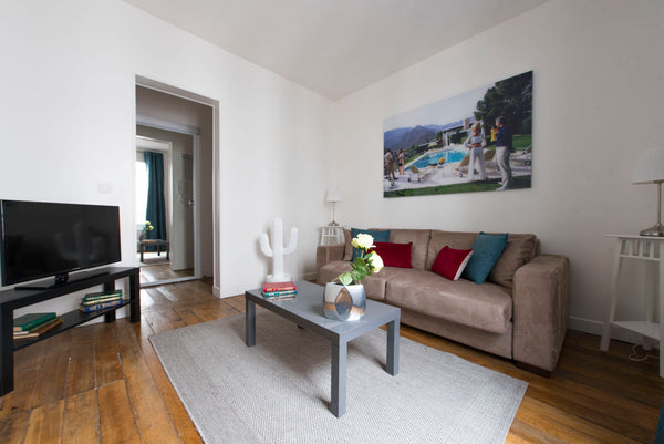 Two bedroom apartment, 50 sqm, overlooking a courtyard on the fourth floor witho Paris, France Ania, 2BR/1BA for 4 people Entire rental unit vacation rental 5530885