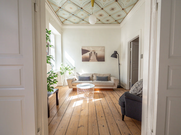 Lovely and luminous city centre 90 m2 flat. It can host up to 4 guests - in 2 be  GLASS CEILING: retro apartment in the city centre Entire serviced apartment vacation rental 45666996