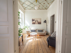 Lovely and luminous city centre 90 m2 flat. It can host up to 4 guests - in 2 be  GLASS CEILING: retro apartment in the city centre Entire serviced apartment vacation rental 45666996