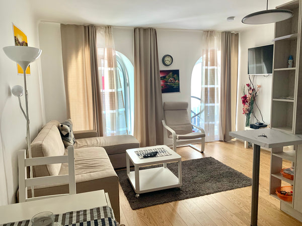 Two-room apartment, 43m², with immediate(across the street) access to the main s Vienna, Austria Beautiful apartment in the center Entire rental unit vacation rental 31031039