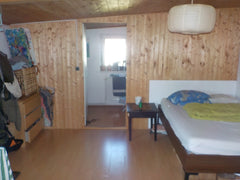 wir bewohnen di wohnung zu drit ich (Christoph)julian und anna.die wohnung ist i  orange moonshine Private room in rental unit vacation rental 28617264