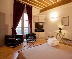 The apartment is located in one of the most trendy small streets in the area aro Paris, France SAINT GERMAIN DES PRES - RENNES Entire rental unit vacation rental 969845