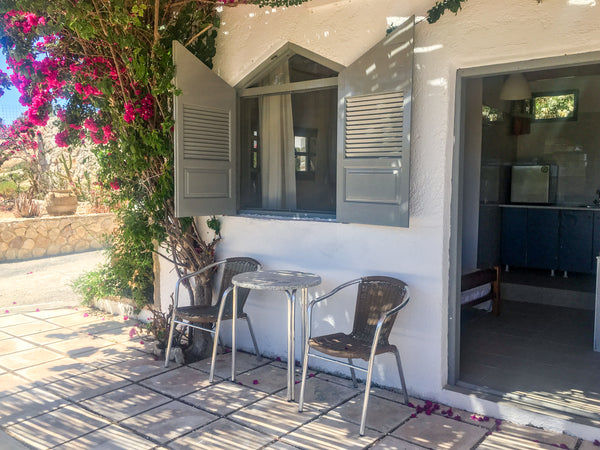 A fantastic studio in Sarakiniko Studios with double bed, shower, excellent WiFi  Studio 5 in Sarakiniko with Great WiFi and Terrace Entire serviced apartment vacation rental 46558926