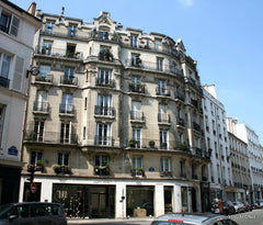 Studio apartment in a Belle Epoque building, with lift, in the heart of the Mara Paris, France Studio Belle Epoque Building Entire rental unit vacation rental 20752684