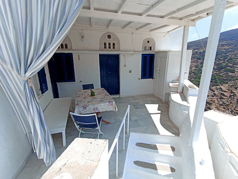 A quiet location in a picturesque village a short distance from beaches, taverns  Cycladic entire house in quiet authentic village Cycladic home vacation rental 615759996745468907