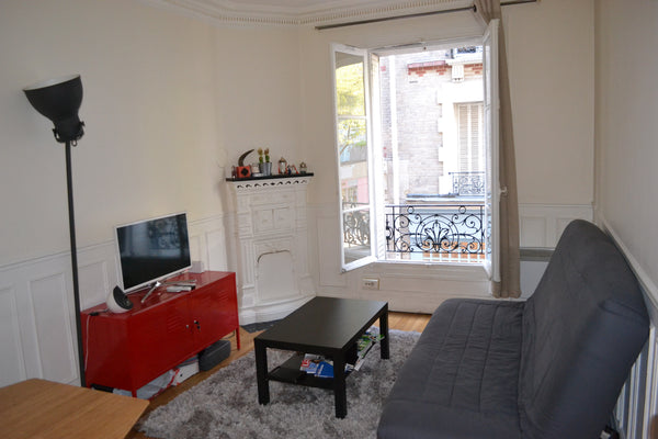 Lovely 2 rooms Flat, fully equipped at the 1st floor in a hausmanian typical par Paris, France Montmartre Paris 2 ROOMS 2/4 pers Entire rental unit vacation rental 6096252