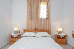 Welcoming semi-basement apartment for a family of 3 people or for couples, 12 mi Naxos, Greece Orkos Naxian Wave 4 Entire rental unit vacation rental 25125004